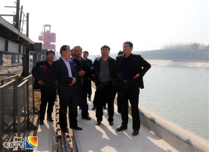 1541463973105970.jpg 济矿物流:11月2日张总到物流公司督导检查工作2(孙继业 摄)_meitu_2.jpg