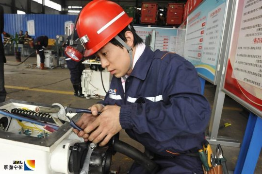 从普通工人到“技能状元”的跨越 ---记集团公司2019年技术比武采掘电钳工状元  王超