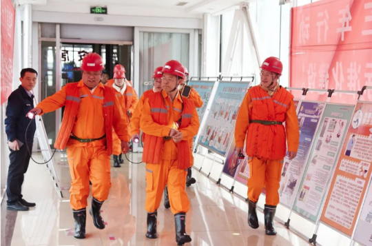 辛广龙到安居煤矿督导检查安全生产工作