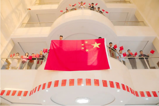 国庆我在岗丨坚守岗位，为打造千亿级集团奋斗