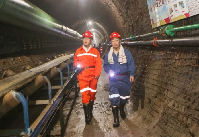 王崇景“四不两直”到阳城煤电督导检查工作