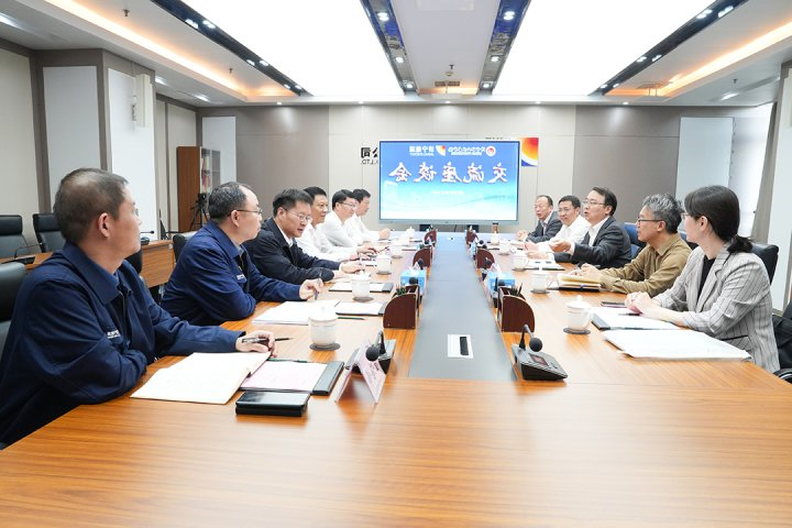 济宁职业技术学院领导到访济宁能源调研座谈