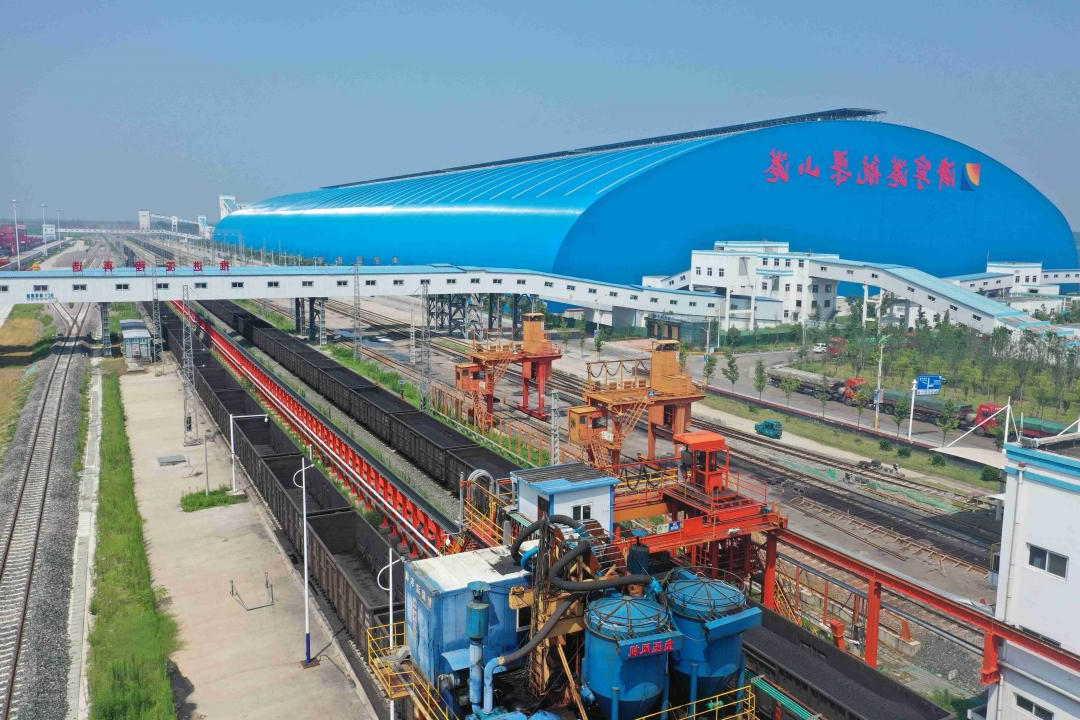 1702344134788213.jpg 2023年梁山港生产作业区域航拍图。(1)(1).jpg