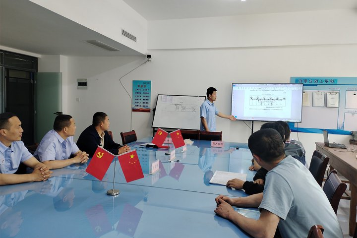 从几小时到十分钟！张敬富班组单轨吊技术破解大倾角调移难题